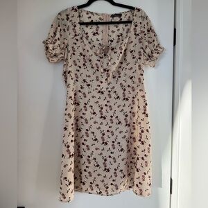 Chic Floral Mini Dress in Cream and Red